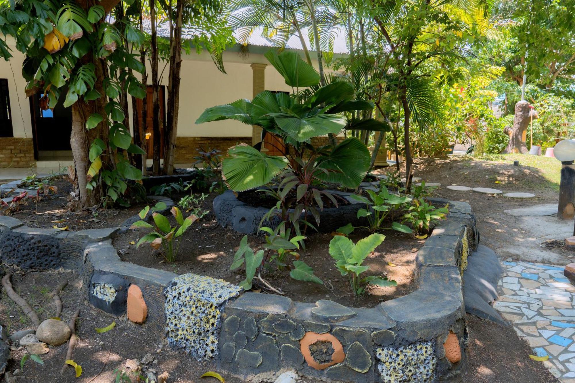 Hotel Green Prundi Labuan Bajo Exterior photo